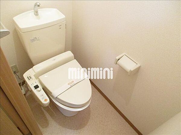 画像11:温水洗浄便座付きトイレ
