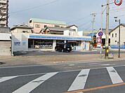 コンビニ「ローソンまで420m」