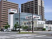 銀行「百五銀行まで500m」