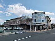 図書館「菰野町図書館まで1500m」
