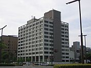 役所「四日市市役所まで640m」