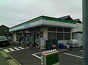 コンビニ「ファミリーマートまで160m」