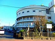 小学校「朝日町立朝日小学校まで1113m」