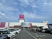複合モール「イオンモール四日市北まで1898m」