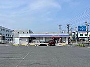 コンビニ「ローソン四日市八田店まで359m」