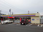 コンビニ「ミニストップ名四川越店まで716m」