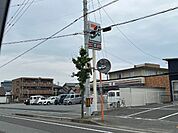 コンビニ「セブンイレブン津市幸町店まで705m」