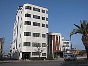 病院「大門病院まで900m」