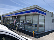 コンビニ「ローソン津栄町四丁目店まで601m」