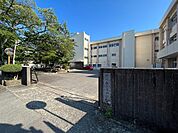 中学校「津市立南郊中学校まで1521m」