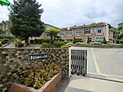 小学校「市立西が丘小学校まで1100m」