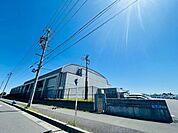 中学校「鈴鹿市立神戸中学校まで2707m」