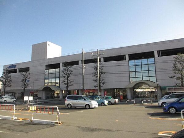 画像13:ショッピング施設「鈴鹿ハンターまで1100m」