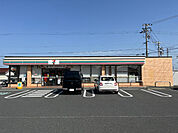 コンビニ「セブンイレブン鈴鹿東旭が丘店まで494m」