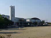 小学校「市立郡山小学校まで1100m」
