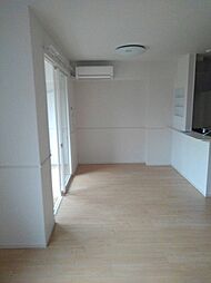 エムツートリアードIII 1階1LDKのリビング/ダイニング