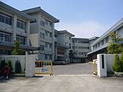 中学校「市立鼓ヶ浦中学校まで2100m」