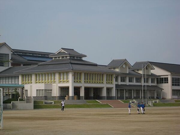 画像17:中学校「桑名市立長島中学校まで674m」