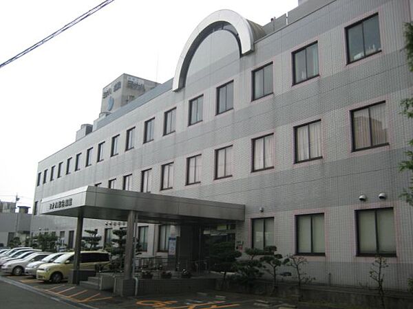 画像27:病院「ヨナハ総合病院まで2300m」