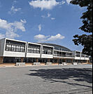 小学校「いなべ市立笠間小学校まで2786m」