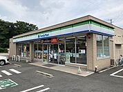 コンビニ「ファミリーマートまで2400m」