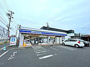 コンビニ「ローソン桑名安永店まで594m」