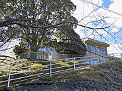 小学校「いなべ市立三里小学校まで1631m」