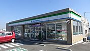 コンビニ「ファミリーマートまで460m」