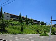 小学校「桑名市立星見ケ丘小学校まで1358m」