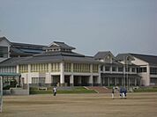 中学校「桑名市立長島中学校まで1798m」