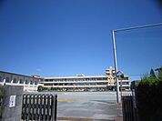 中学校「東員町立東員第一中学校まで904m」