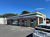 コンビニ「ファミリーマートいなべ大安いしぐれ店まで361m」
