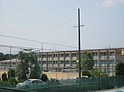 小学校「桑名市立大山田東小学校まで1224m」