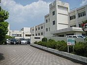 中学校「桑名市立光陵中学校まで3154m」