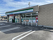 コンビニ「ファミリーマート桑名市桑部店まで478m」