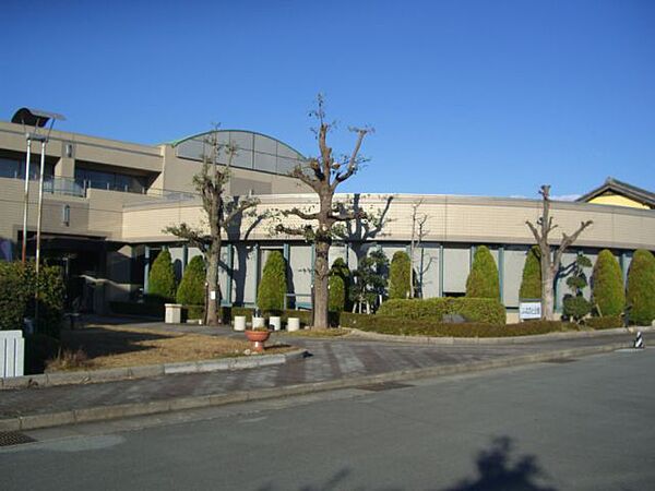 画像27:図書館「明和町立図書館まで760m」