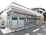 周辺：コンビニ「セブンイレブン伊勢市勢田町店まで688m」