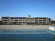 小学校「伊勢市立明倫小学校まで579m」