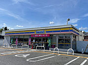 コンビニ「ミニストップ亀山関木崎店まで850m」