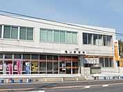 郵便局「亀山郵便局まで160m」