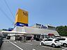 周辺：複合モール「亀山エコータウンまで6293m」