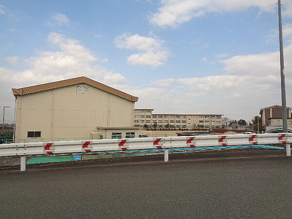 画像25:小学校「松阪市立徳和小学校まで2399m」