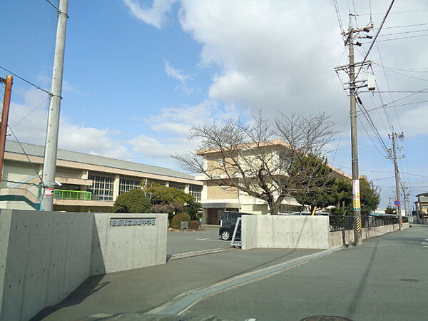 周辺：中学校「松阪市立殿町中学校まで1580m」