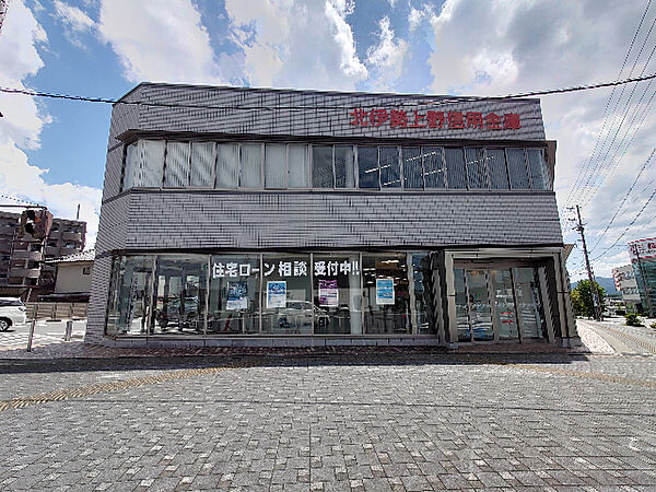 画像19:銀行「北伊勢上野信用金庫名張支店まで259m」