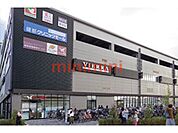 フレンドマート健都店 675m