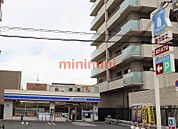 ローソンJR茨木東口店 244m