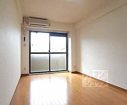 フレーズIII 101 1階1Kのリビング/ダイニング