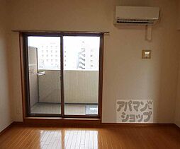 京都市営烏丸線 烏丸御池駅 徒歩4分の賃貸マンション 4階1Kのリビング/ダイニング