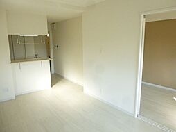 ブルースカイマンションX 2階1LDKのリビング/ダイニング