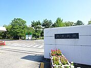 大学「三重大学まで1400m」